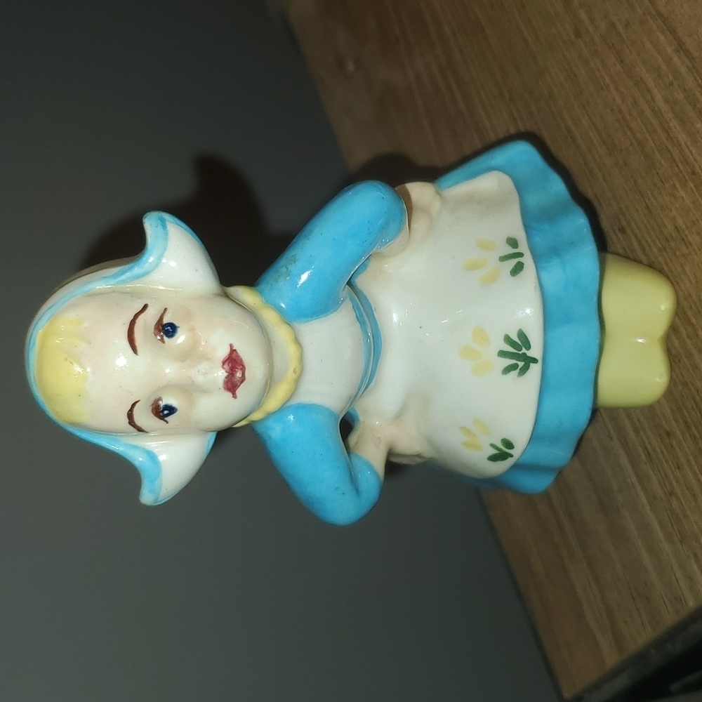 Vintage Hand Painted Kissing Dutch Girl.